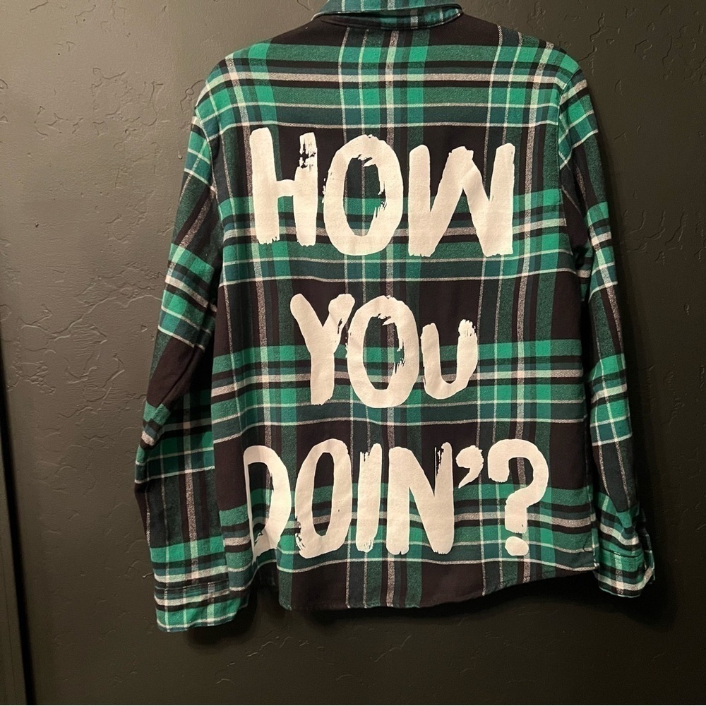 Warners bros long sleeve shirts Size: S color : black/ green